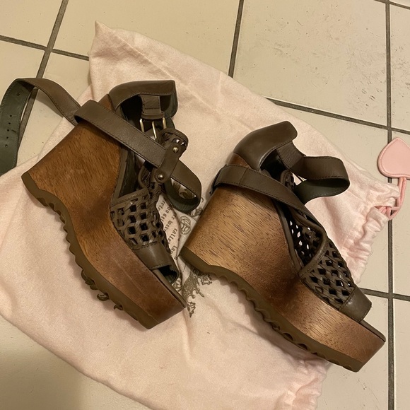Juicy couture brown leather open toe wedge sandal - Picture 3 of 4